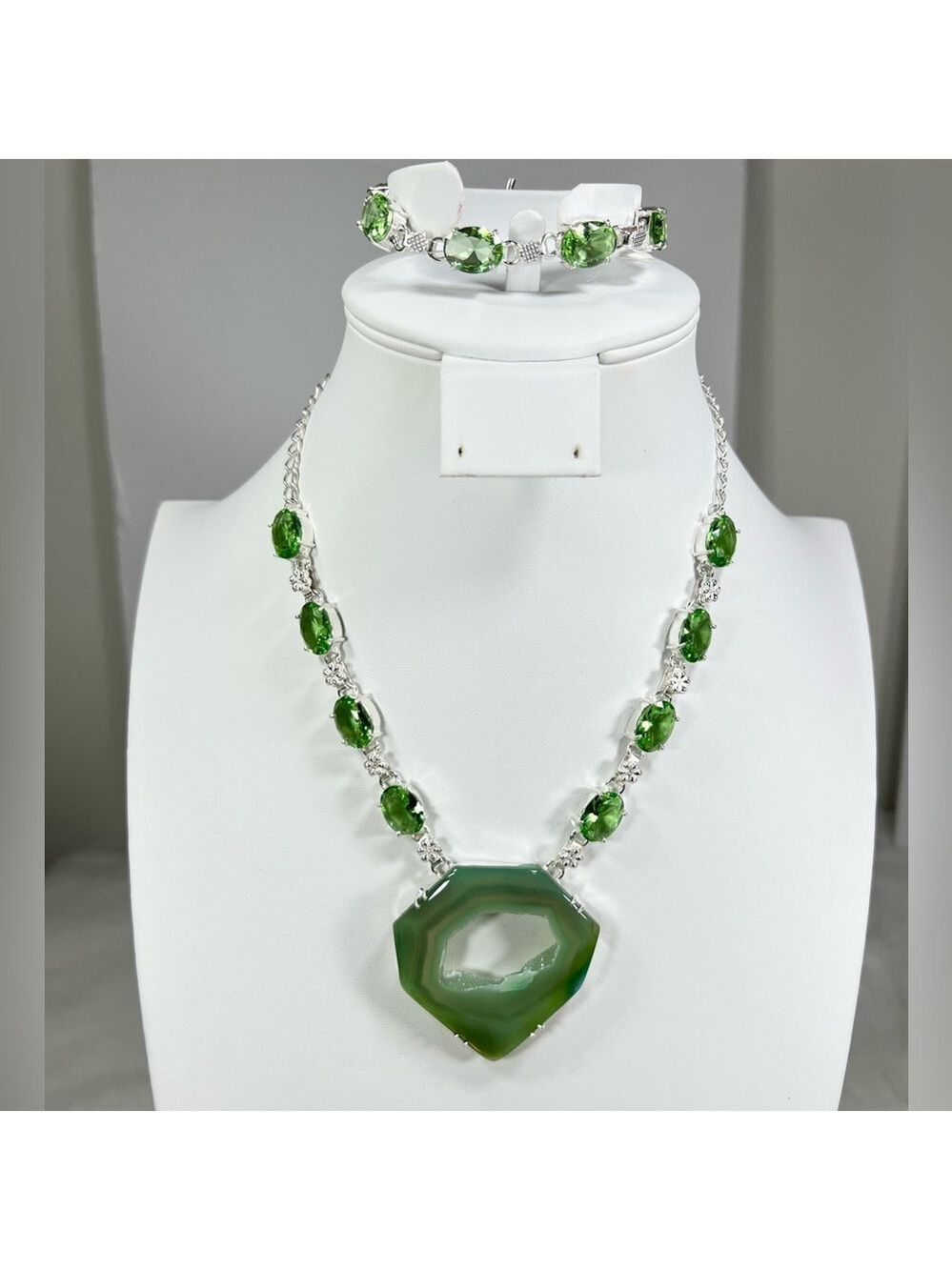 Green Solar Quartz Large Gemstone Necklace & Bracelet ONLY - Picture 3 of 9